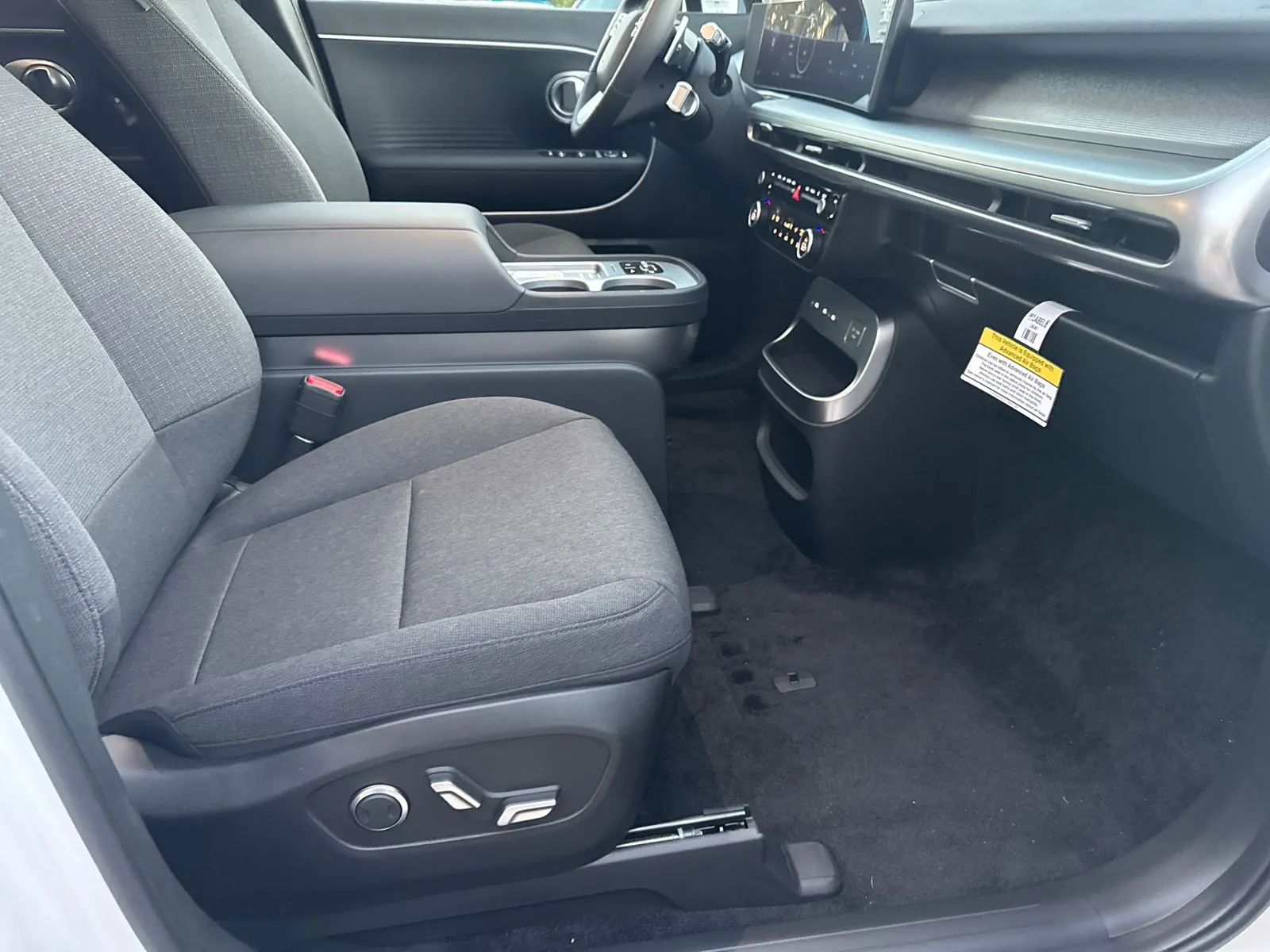 2026 Hyundai IONIQ 9 SE - Photo 14
