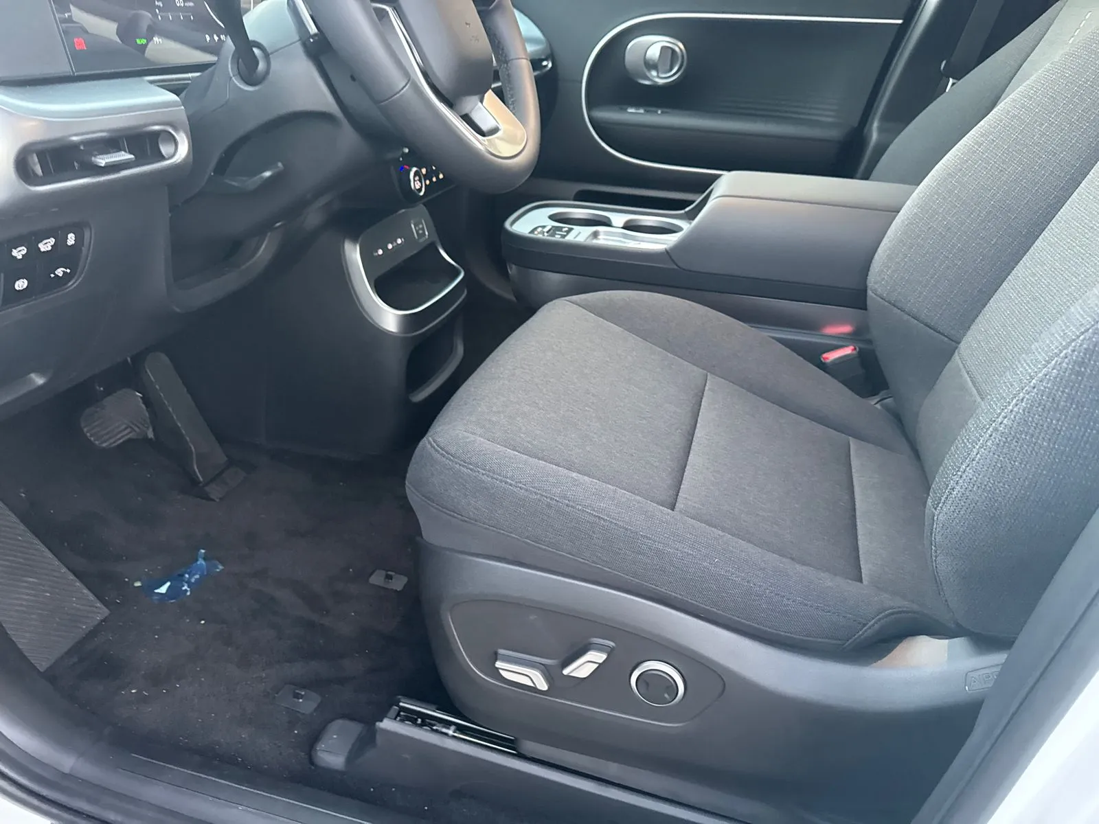 2026 Hyundai IONIQ 9 SE - Photo 10