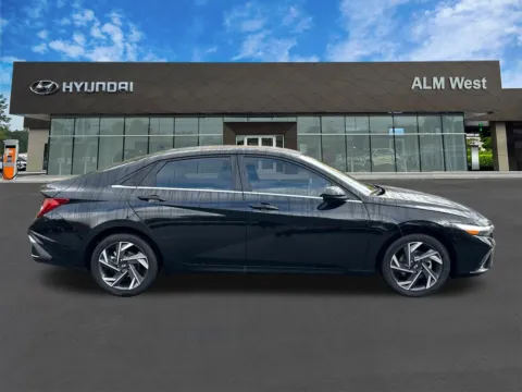 More photos of 2025 Hyundai Elantra SEL Convenience at ALM Hyundai West, GA
