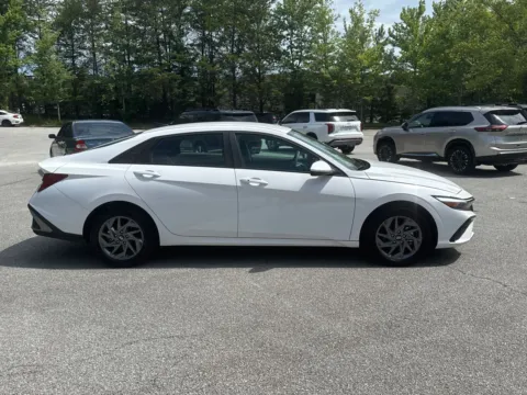 More photos of 2024 Hyundai Elantra Hybrid Blue at ALM Hyundai West, GA