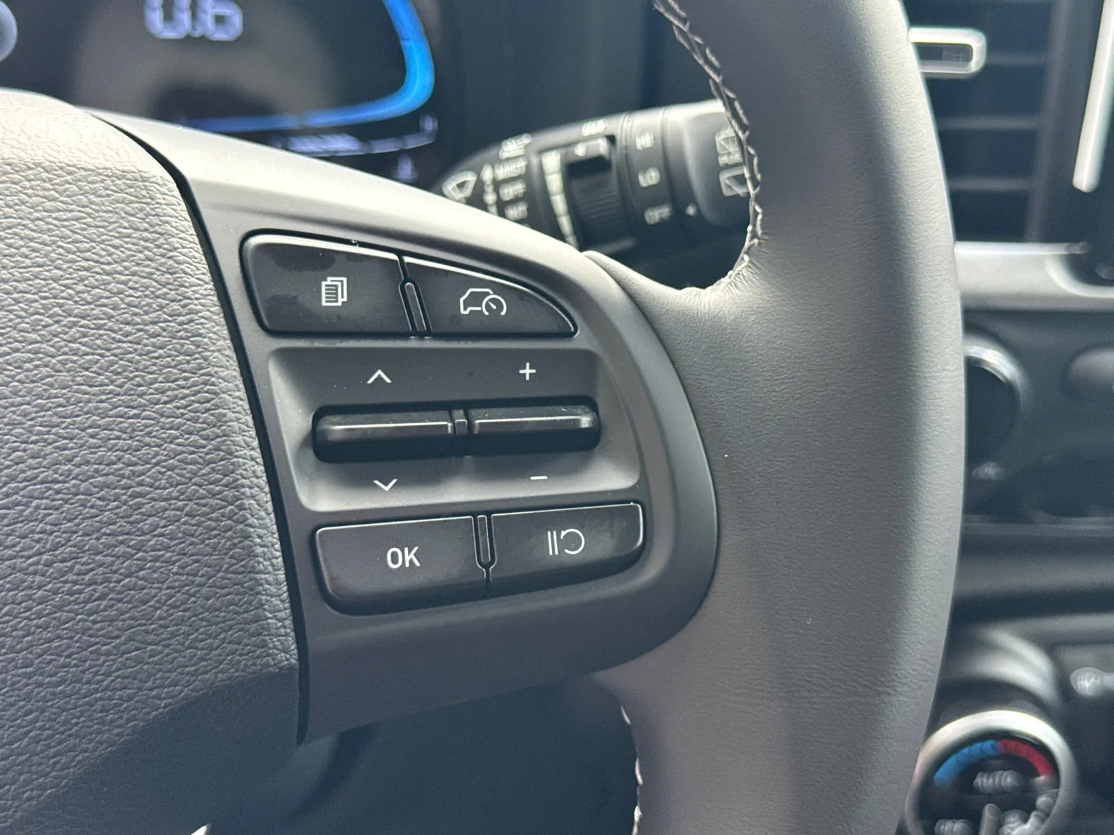 2025 Hyundai Venue SEL - Photo 26
