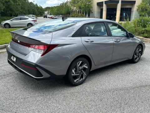 More photos of 2025 Hyundai Elantra SEL Sport at ALM Hyundai West, GA