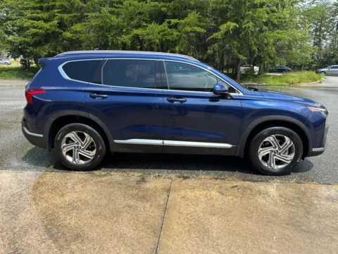 More photos of 2022 Hyundai Santa Fe SEL at ALM Hyundai West, GA