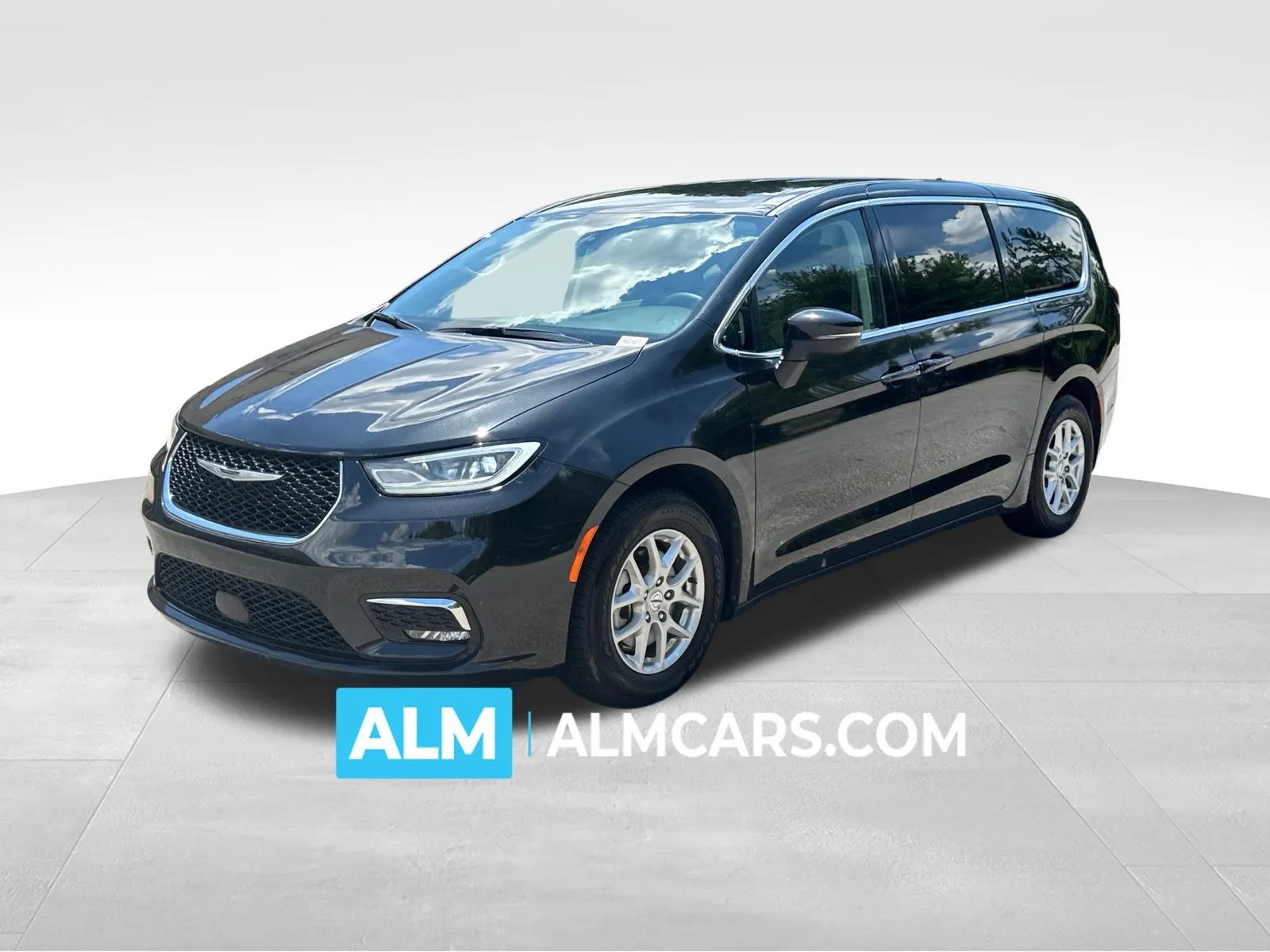 Black 2023 Chrysler Pacifica Touring L for sale in Lithia Springs, GA
