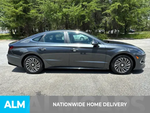 More photos of 2022 Hyundai Sonata Hybrid Limited at ALM Hyundai West, GA