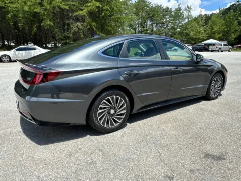 More photos of 2022 Hyundai Sonata Hybrid Limited at ALM Hyundai West, GA