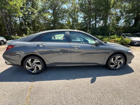 More photos of 2025 Hyundai Elantra SEL Sport at ALM Hyundai West, GA