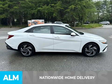 More photos of 2024 Hyundai Elantra SEL at ALM Hyundai West, GA