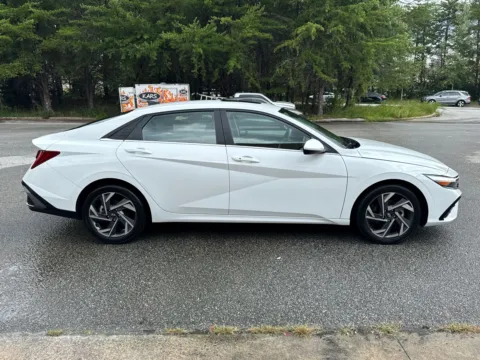 More photos of 2024 Hyundai Elantra SEL at ALM Hyundai West, GA