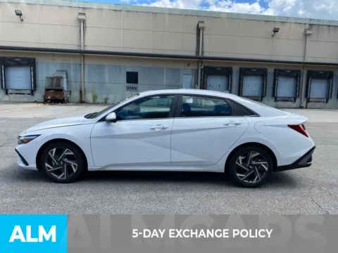 More photos of 2024 Hyundai Elantra SEL at ALM Hyundai West, GA