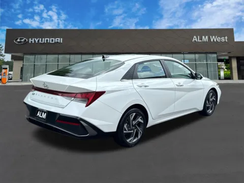 More photos of 2024 Hyundai Elantra SEL at ALM Hyundai West, GA