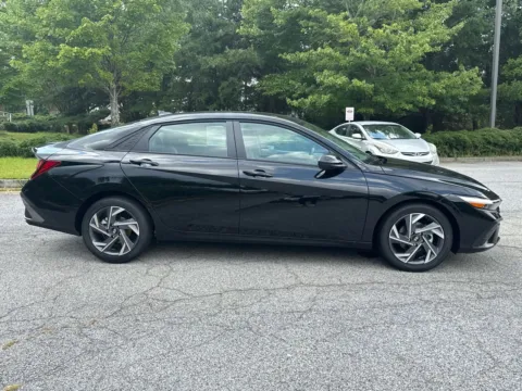 More photos of 2025 Hyundai Elantra SEL Sport at ALM Hyundai West, GA