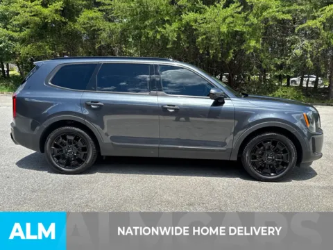 More photos of 2022 Kia Telluride SX at ALM Hyundai West, GA