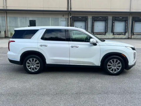 More photos of 2023 Hyundai Palisade SE at ALM Hyundai West, GA
