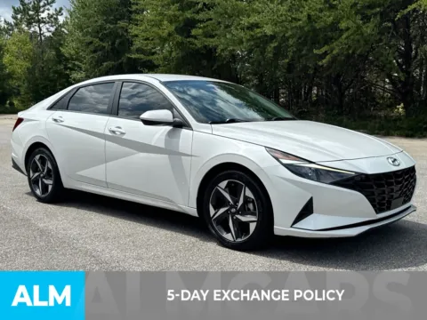 More photos of 2023 Hyundai Elantra SEL at ALM Hyundai West, GA