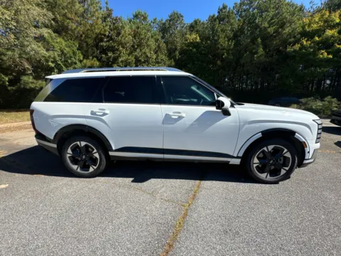 More photos of 2026 Hyundai Palisade Limited at ALM Hyundai West, GA