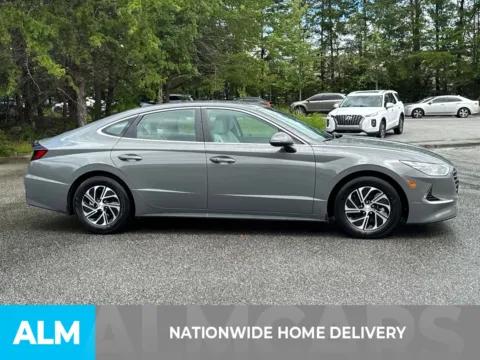 More photos of 2023 Hyundai Sonata Hybrid Blue at ALM Hyundai West, GA