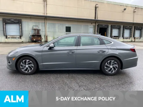 More photos of 2023 Hyundai Sonata Hybrid Blue at ALM Hyundai West, GA