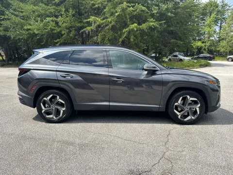 More photos of 2022 Hyundai Tucson Limited at ALM Hyundai West, GA