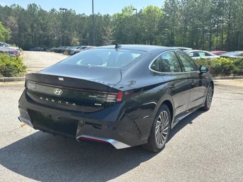 More photos of 2025 Hyundai Sonata Hybrid SEL at ALM Hyundai West, GA