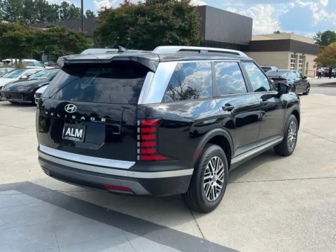 More photos of 2026 Hyundai Palisade SEL at ALM Hyundai West, GA
