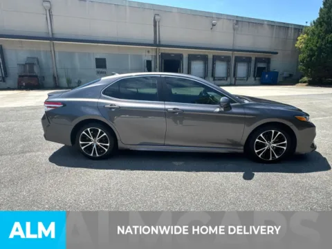More photos of 2020 Toyota Camry SE at ALM Hyundai West, GA