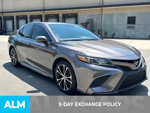 More photos of 2020 Toyota Camry SE at ALM Hyundai West, GA