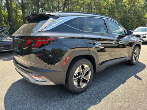 More photos of 2025 Hyundai Tucson SEL at ALM Hyundai West, GA