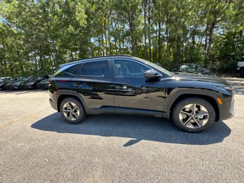 More photos of 2025 Hyundai Tucson SEL at ALM Hyundai West, GA