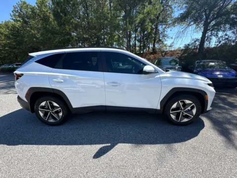 More photos of 2025 Hyundai Tucson SEL at ALM Hyundai West, GA