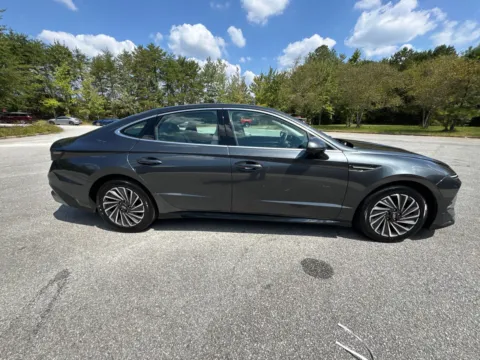 More photos of 2024 Hyundai Sonata Hybrid SEL at ALM Hyundai West, GA