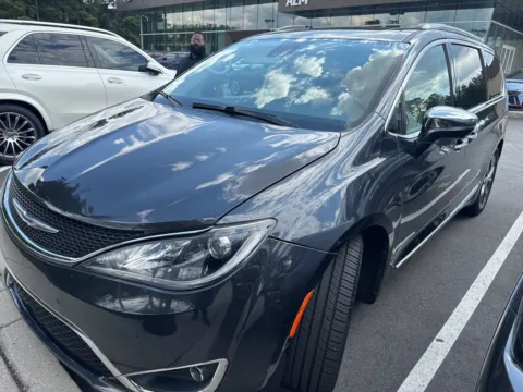 Another view of 2020 Chrysler Pacifica Limited for sale in Lithia Springs, GA at ALM Hyundai West