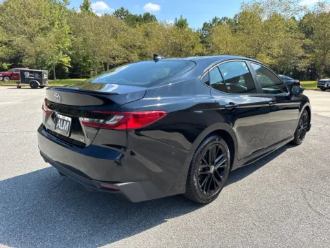 More photos of 2025 Toyota Camry SE at ALM Hyundai West, GA
