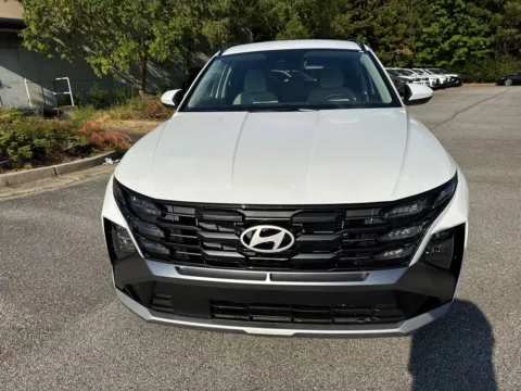 Photos of 2026 Hyundai Tucson SEL for sale in Lithia Springs, GA at ALM Hyundai West