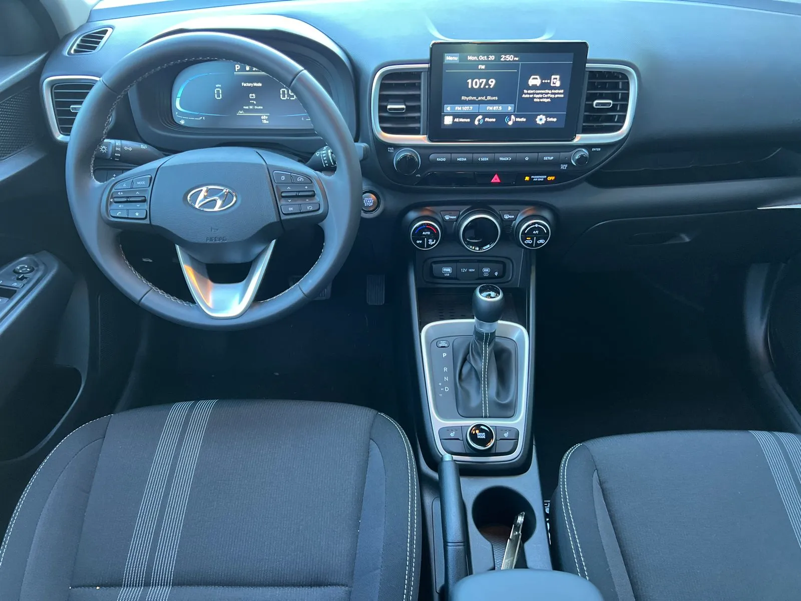 2026 Hyundai Venue SEL - Photo 16