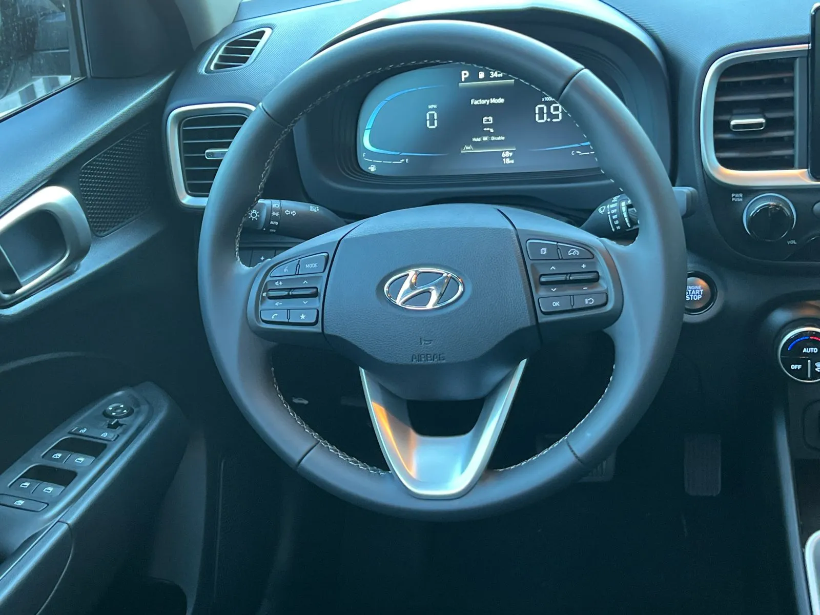 2026 Hyundai Venue SEL - Photo 17