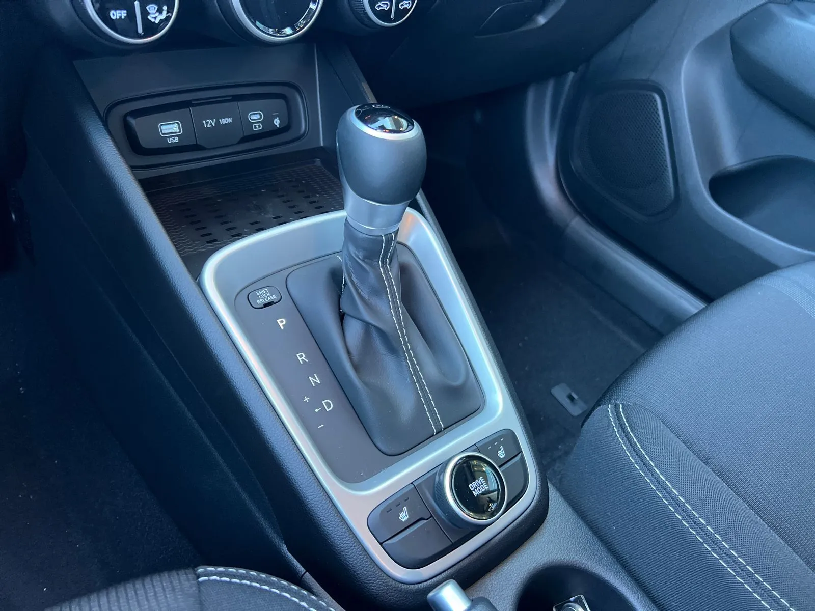 2026 Hyundai Venue SEL - Photo 26
