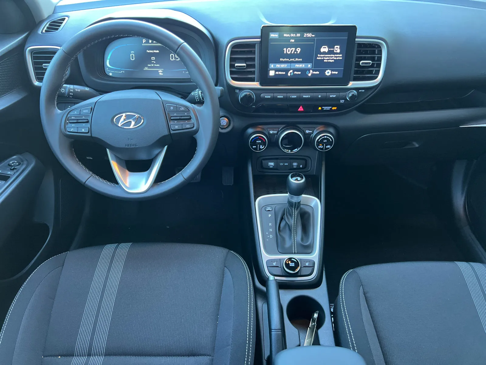 2026 Hyundai Venue SEL - Photo 17