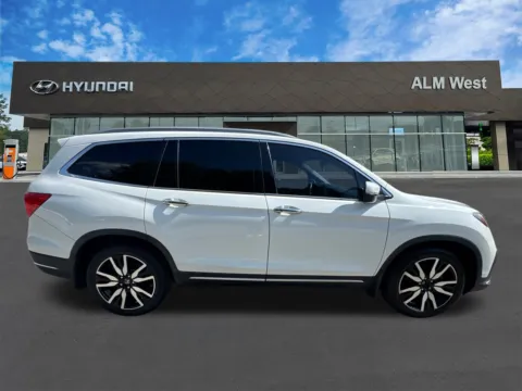 More photos of 2022 Honda Pilot Elite at ALM Hyundai West, GA