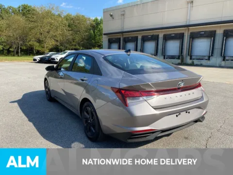 More photos of 2021 Hyundai Elantra SEL at ALM Hyundai West, GA