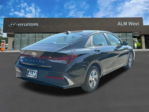 More photos of 2025 Hyundai Elantra SE at ALM Hyundai West, GA