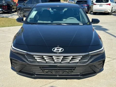 Photos of 2025 Hyundai Elantra SE for sale in Lithia Springs, GA at ALM Hyundai West
