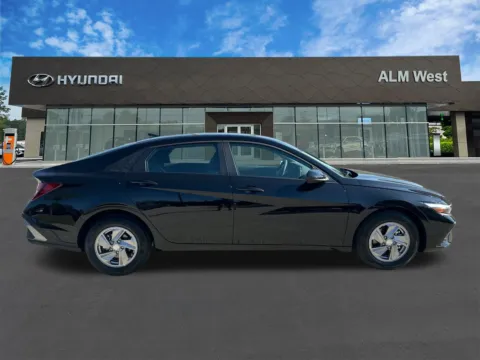 More photos of 2025 Hyundai Elantra SE at ALM Hyundai West, GA
