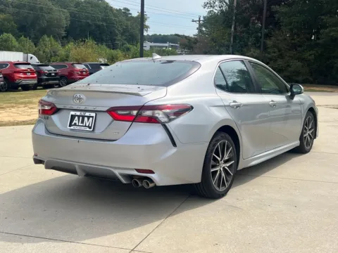 More photos of 2022 Toyota Camry SE at ALM Hyundai West, GA
