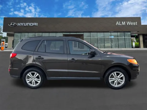 More photos of 2011 Hyundai Santa Fe SE at ALM Hyundai West, GA