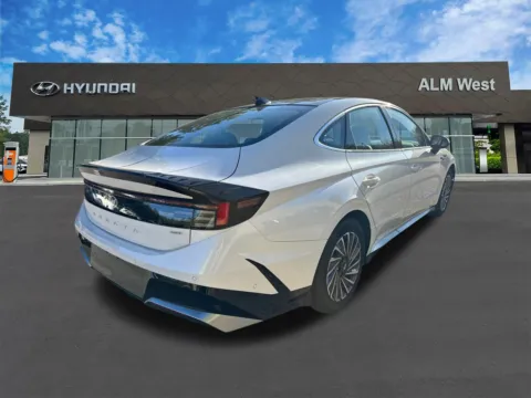 More photos of 2025 Hyundai Sonata Hybrid Limited at ALM Hyundai West, GA