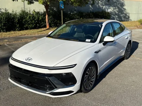 White 2025 Hyundai Sonata Hybrid Limited for sale in Lithia Springs, GA
