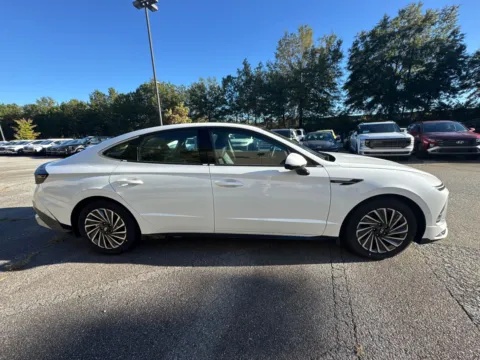 More photos of 2025 Hyundai Sonata Hybrid Limited at ALM Hyundai West, GA