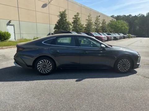 More photos of 2025 Hyundai Sonata Hybrid SEL at ALM Hyundai West, GA