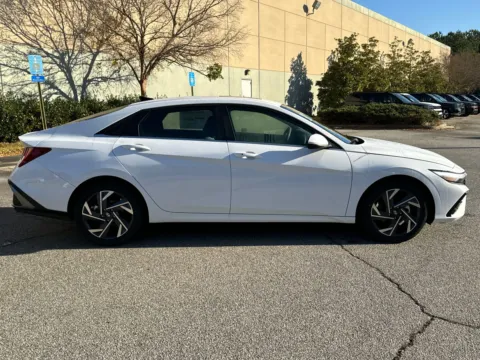 More photos of 2025 Hyundai Elantra SEL Convenience at ALM Hyundai West, GA